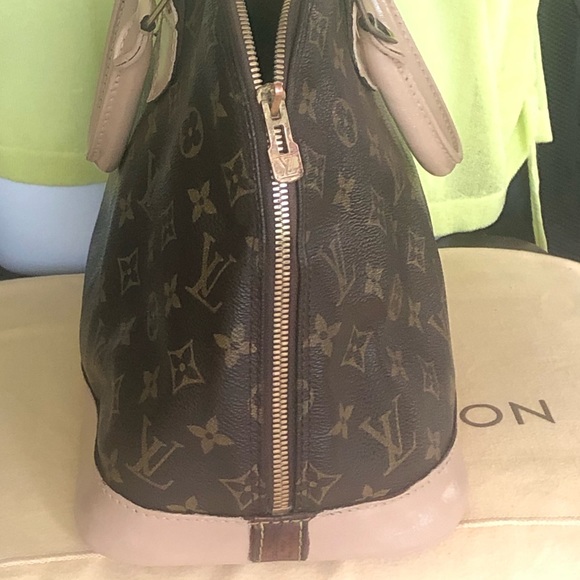 SoLD on IG ⭐️𝕃𝕠𝕦𝕚𝕤 𝕍𝕦𝕚𝕥𝕥𝕠𝕟 𝔸𝕃𝕄𝔸 PM - Picture 6 of 13